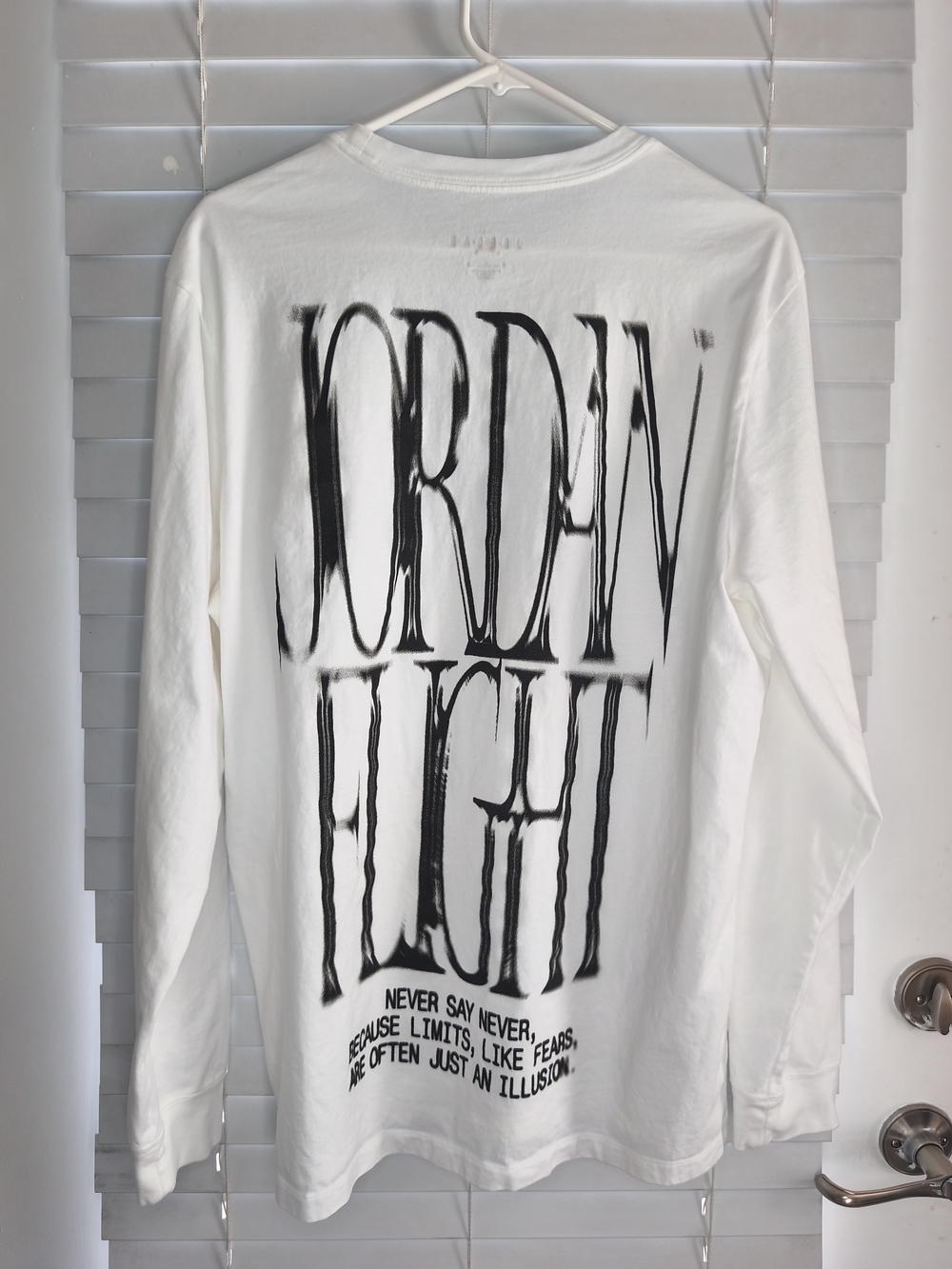 Nike Air Jordan MJ Flight Heavyweight Long Sleeve T-Shirt White Graphic Size XL